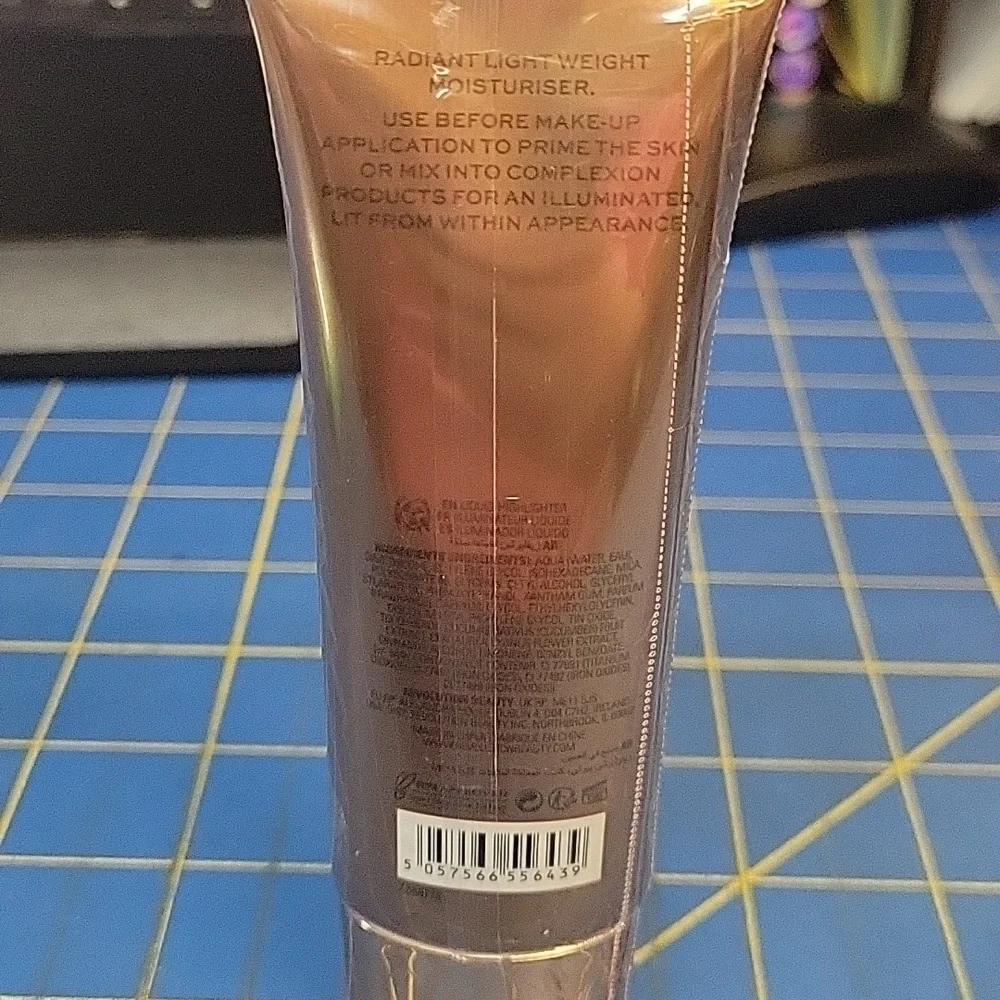 Revolution Glow Beam Light Strobe Cream Peach 30ml New Sealed Tube